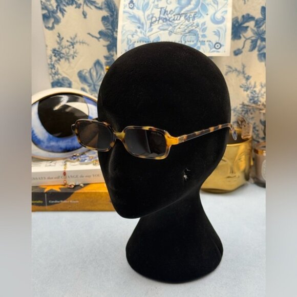 🆕 MIU MIU 🧿 NWOT Miu Regard Rectangular Sunglasses, Tortoiseshell, Beige Lens - Picture 4 of 16